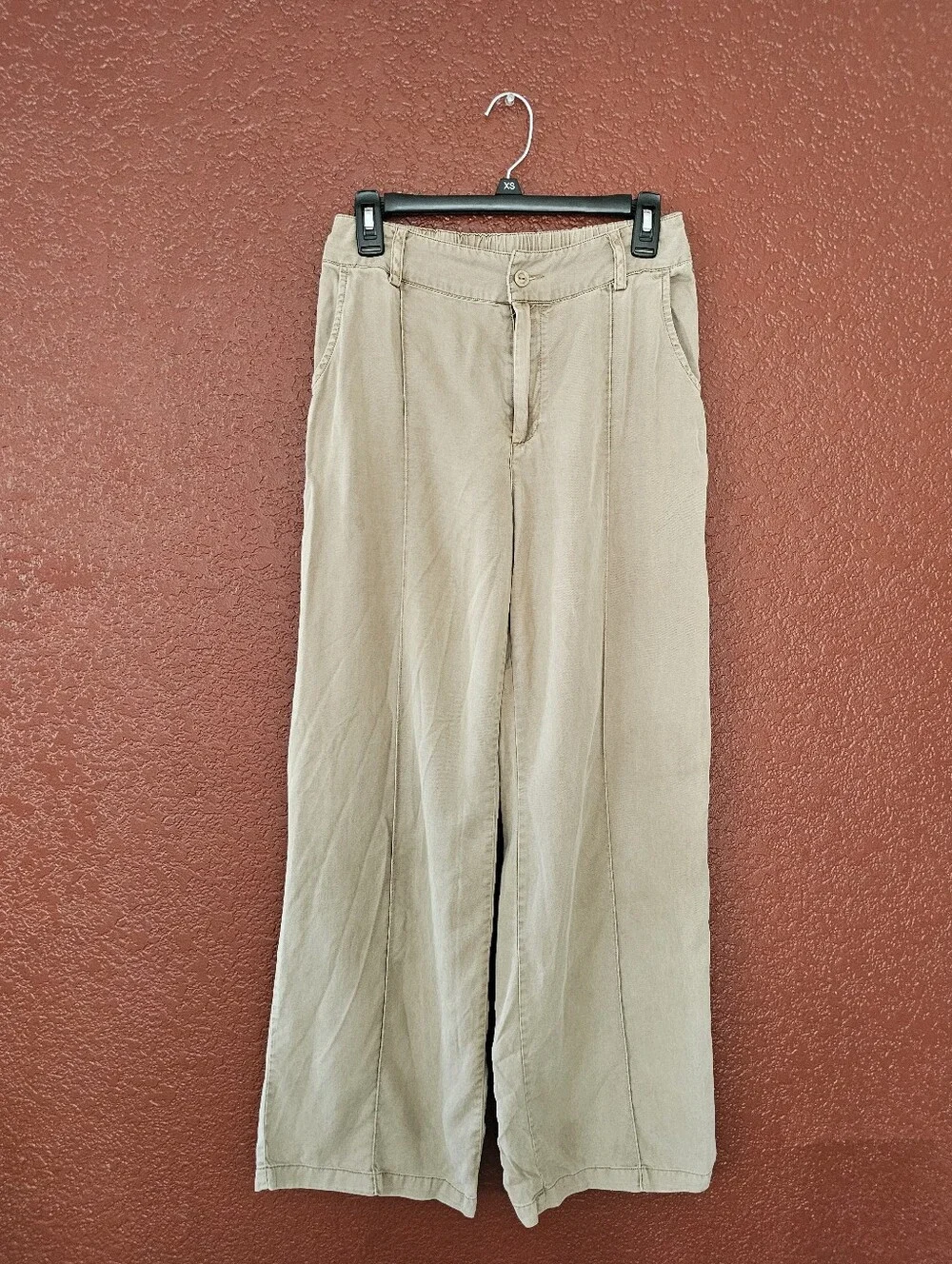 Everyday Wide-Leg Pants in Tan - Picture 2 of 9